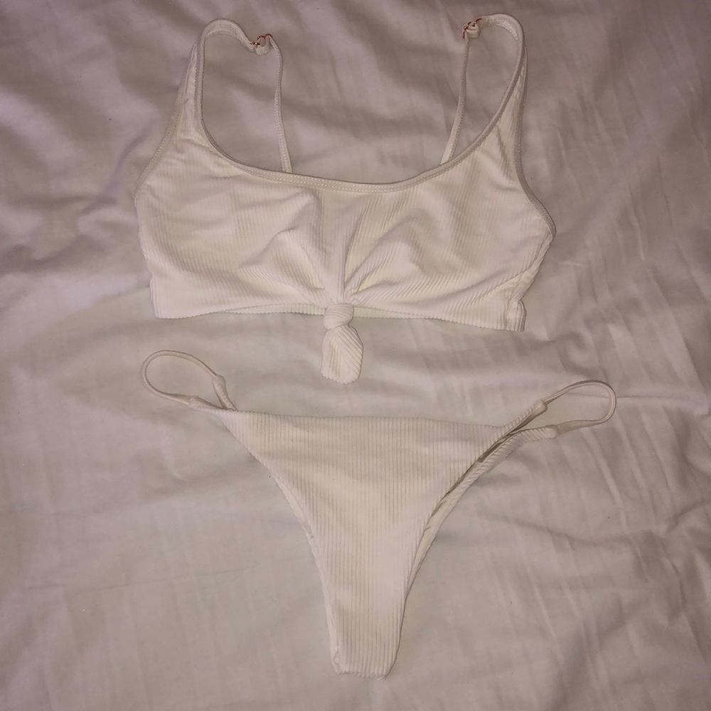 Frankies white ribbed set